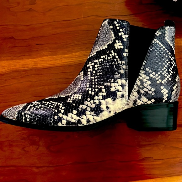 Marc Fisher leather booties - Picture 2 of 4